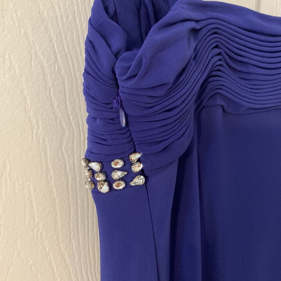 Royal Blue evening gown size 6 - Picture 5 of 5